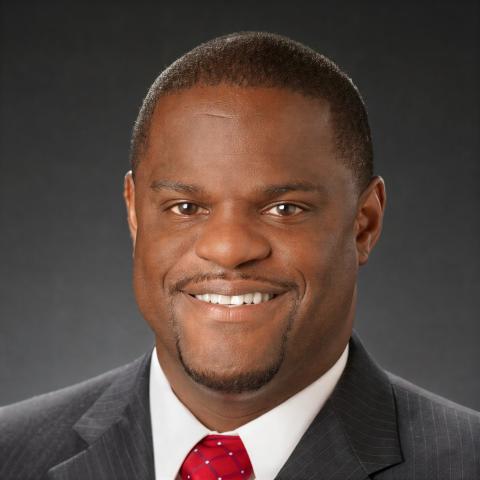 Headshot of Melvin Crum.